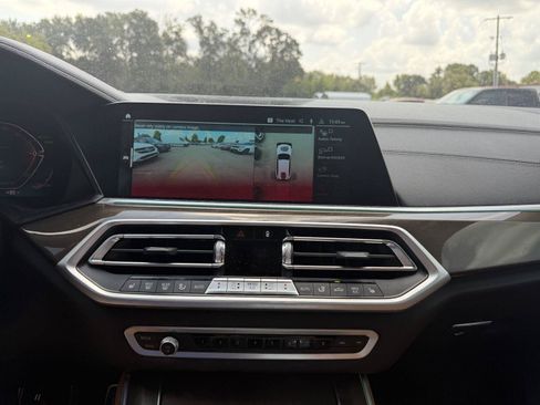 Used 2022 BMW X5 xDrive40i w/ M Sport Package AWD/4WD image 13
