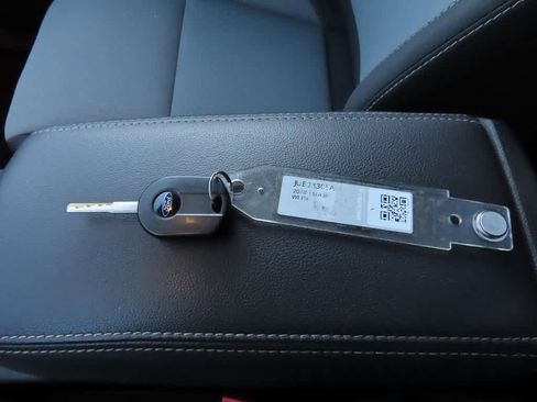 Used 2018 Ford Escape SE image 28