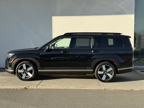 Used 2024 Hyundai Santa Fe Limited image 4