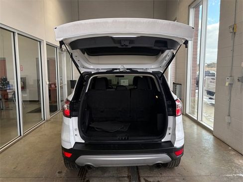 Used 2018 Ford Escape SE image 14