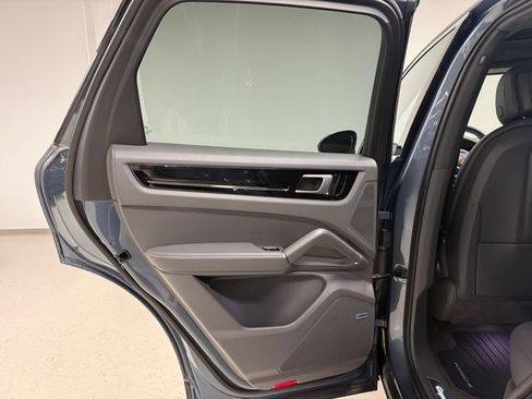 Certified 2019 Porsche Cayenne S AWD/4WD image 37