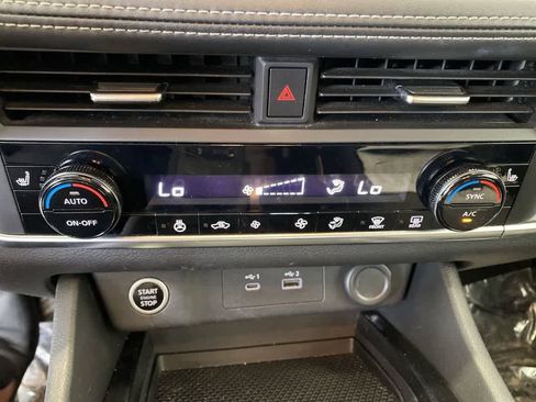 Used 2021 Nissan Rogue S AWD/4WD image 29