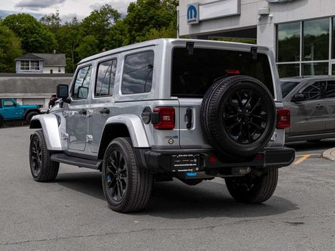 Used 2023 Jeep Wrangler Unlimited Sahara w/ Cold Weather Group AWD/4WD image 4