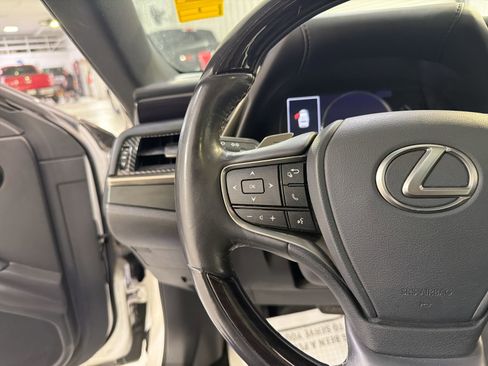 Used 2020 Lexus ES 300h w/ Premium Package image 14