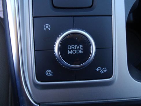 Used 2020 Ford Explorer XLT w/ Equipment Group 202A image 32