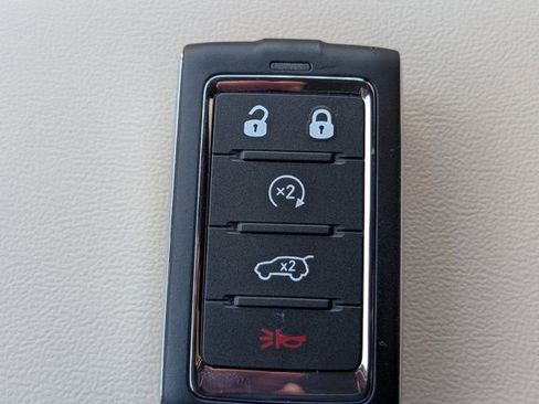 New 2025 Jeep Grand Cherokee Limited w/ Luxury Tech Group II image 30