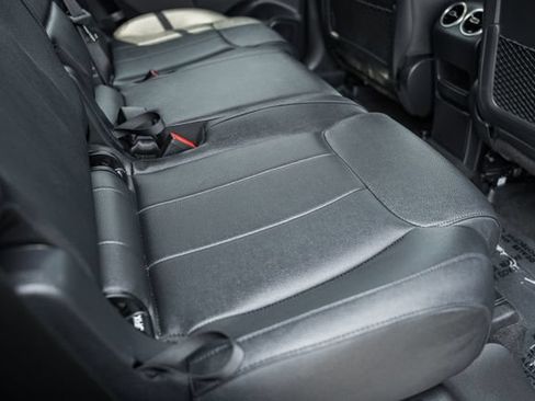 Used 2024 Mercedes-Benz EQB 350 4MATIC SUV image 32