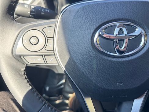 Used 2023 Toyota Corolla Cross XLE w/ Convenience Package image 29
