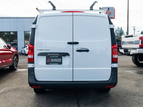 Used 2023 Mercedes-Benz Metris image 5