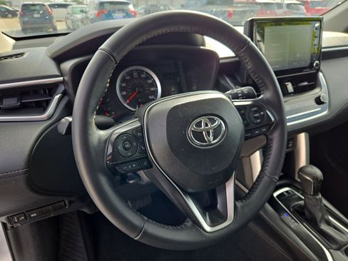 Used 2022 Toyota Corolla Cross LE w/ Black Badges Package (TMS) AWD/4WD image 17