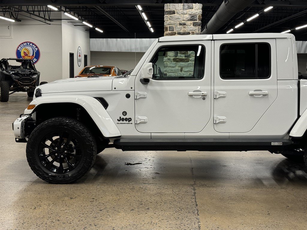 Used 2023 Jeep Gladiator Overland AWD/4WD image 4