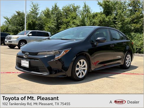 Used 2024 Toyota Corolla LE FWD image 1
