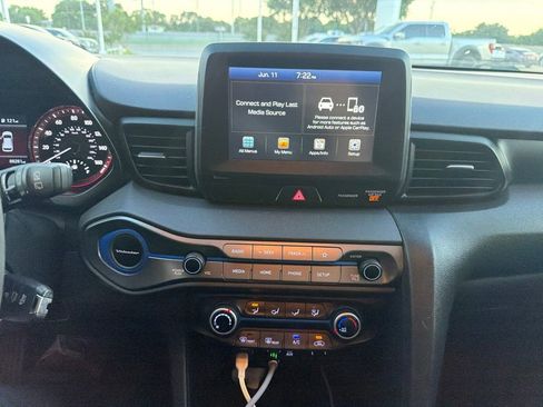 Used 2019 Hyundai Veloster 2.0 FWD image 5