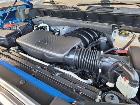 Used 2022 Chevrolet Silverado 1500 LTZ w/ LTZ Premium Package AWD/4WD image 12