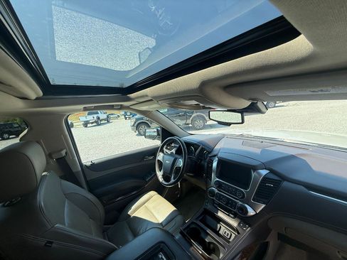 Used 2017 Chevrolet Suburban Premier image 7