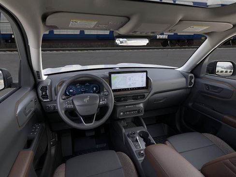 Used 2025 Ford Bronco Sport Outer Banks w/ Outer Banks Tech Package+ image 9