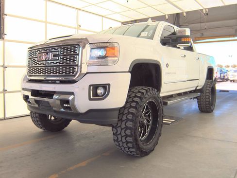 Used 2019 GMC Sierra 2500 Denali w/ Duramax Plus Package image 1