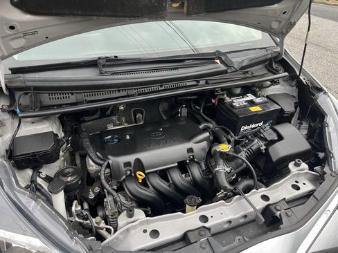 Used 2015 Toyota Yaris L image 23