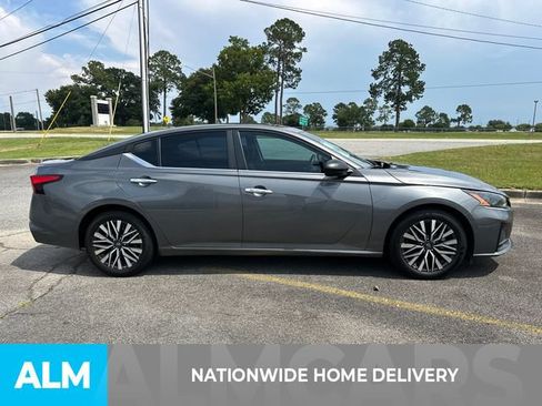 Used 2025 Nissan Altima 2.5 SV FWD image 4