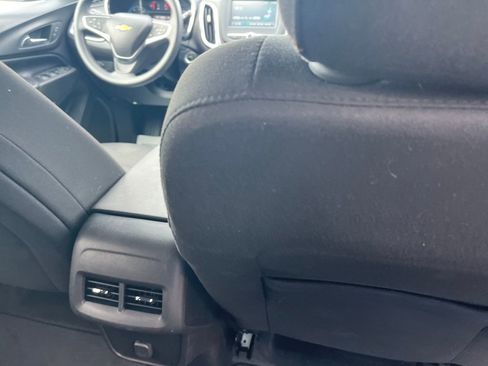 Used 2018 Chevrolet Equinox LT image 27