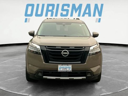 Used 2023 Nissan Pathfinder Platinum AWD/4WD image 2