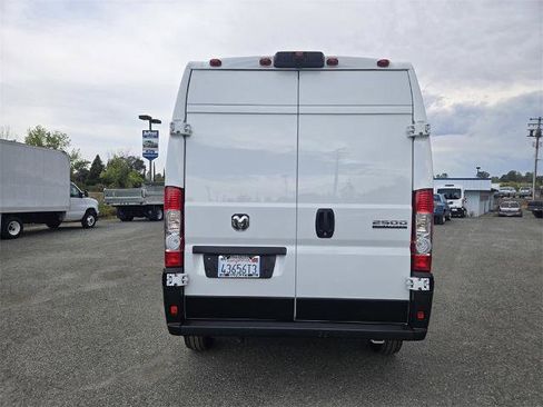 Used 2023 RAM ProMaster 2500 image 5