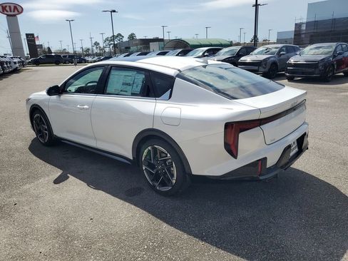 New 2026 Kia K4 GT-Line image 3
