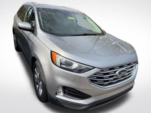 Used 2020 Ford Edge Titanium image 2