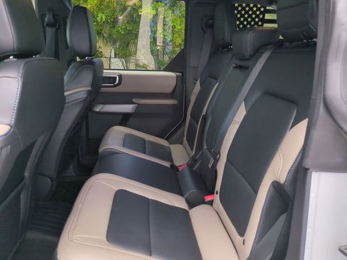 Used 2023 Ford Bronco Wildtrak AWD/4WD image 14