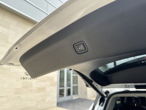 Used 2019 Buick Enclave Avenir w/ Avenir Technology Package AWD/4WD image 7