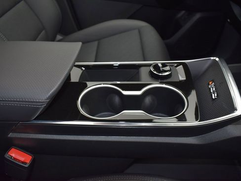 New 2026 Chevrolet Equinox LT w/ Convenience Package II image 28