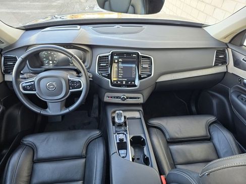 Used 2022 Volvo XC90 T8 Inscription image 2