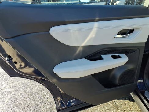 Certified 2023 Nissan Ariya FWD image 12