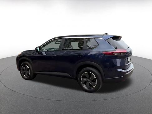 Used 2025 Nissan Rogue SV FWD image 10