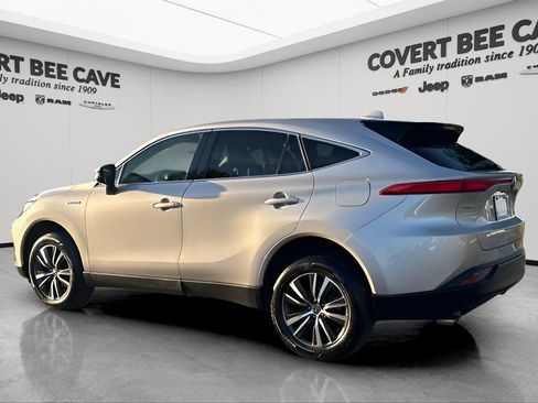 Used 2021 Toyota Venza Limited image 6