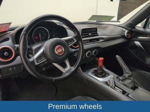 Used 2018 FIAT 124 Spider Classica RWD image 7