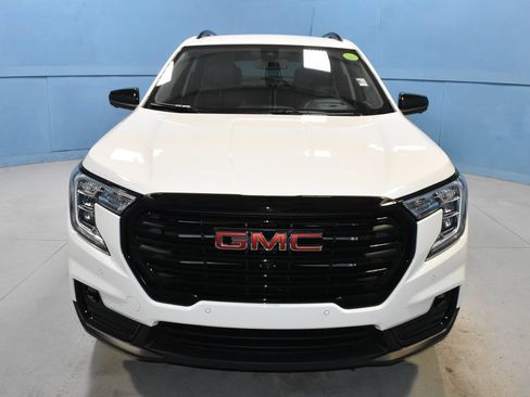 Used 2024 GMC Terrain SLT w/ Tech Package AWD/4WD image 25
