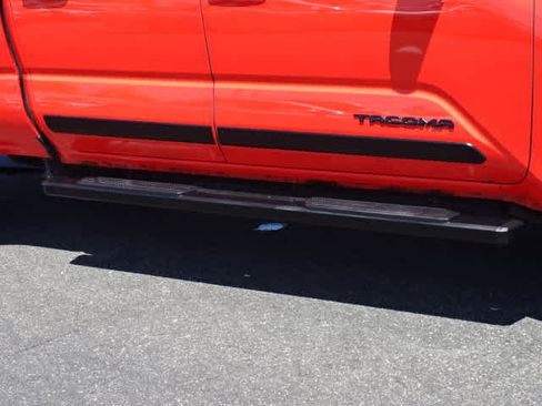 Used 2024 Toyota Tacoma TRD Off-Road w/ TRD Off Road Premium Package AWD/4WD image 10