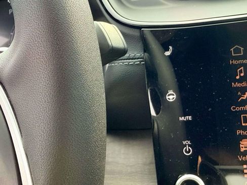 New 2026 Jeep Grand Cherokee Altitude image 19