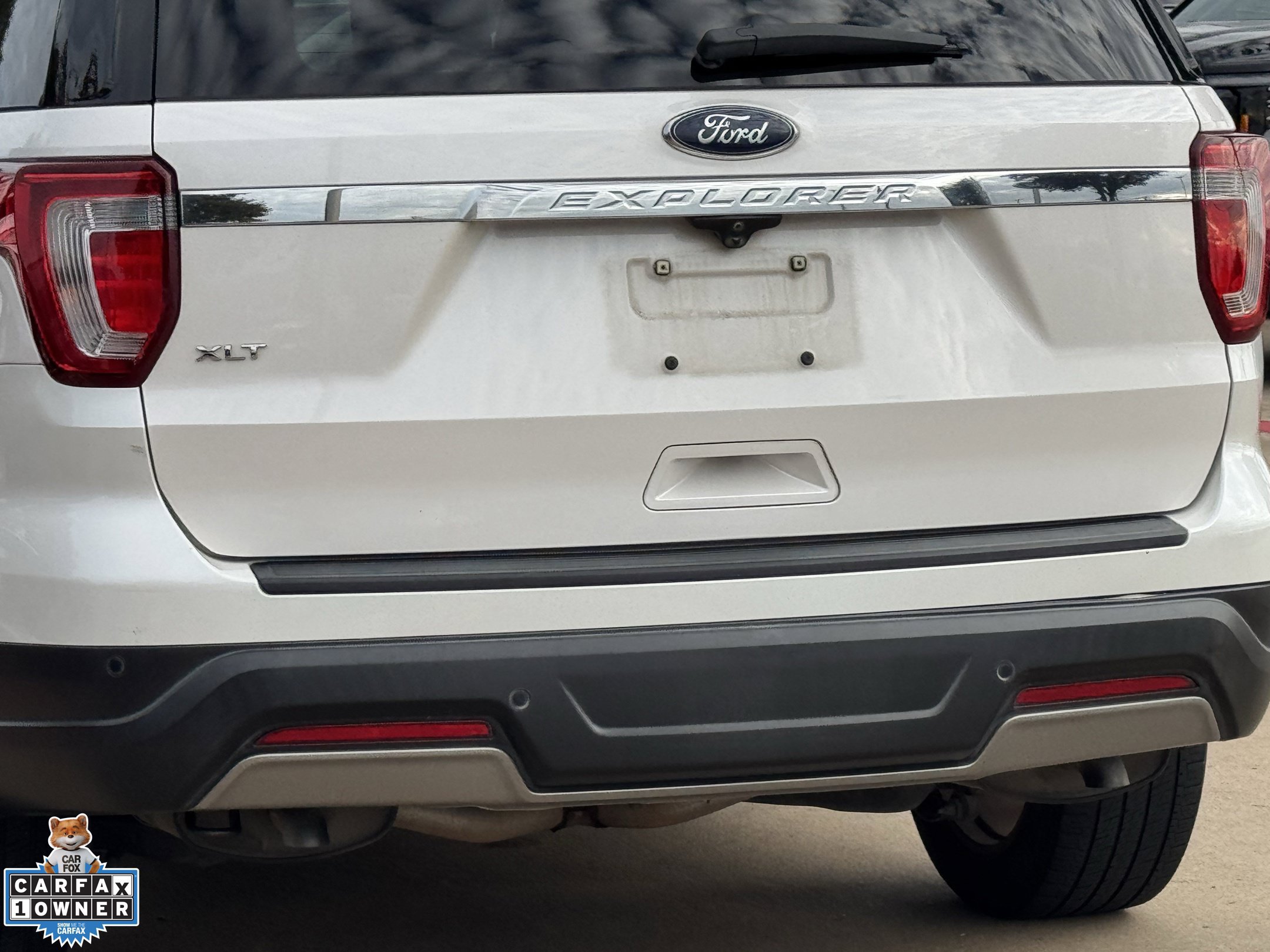 Used 2019 Ford Explorer XLT w/ Equipment Group 202A FWD image 9