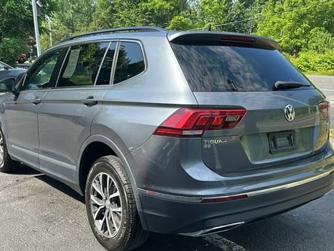 Used 2018 Volkswagen Tiguan SE w/ 3rd Row Seat Package AWD/4WD image 7
