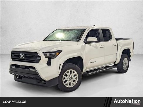 Certified 2024 Toyota Tacoma SR5 image 1