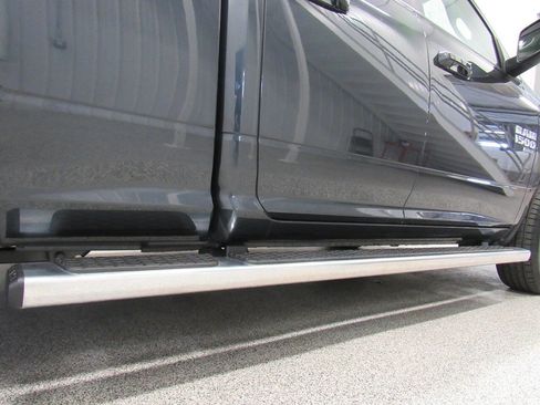Used 2019 RAM 1500 Classic SLT AWD/4WD image 23
