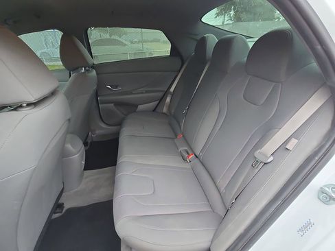 Certified 2024 Hyundai Elantra SE FWD image 13