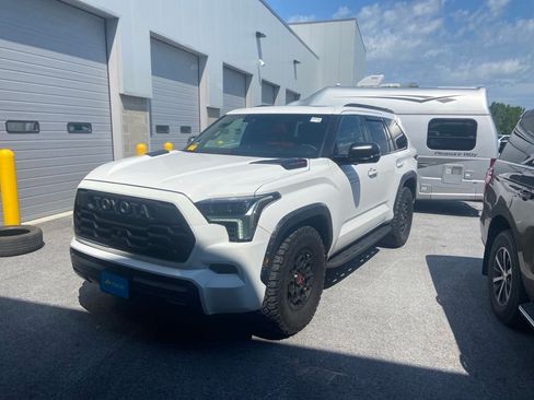 Used 2025 Toyota Sequoia TRD Pro AWD/4WD image 3