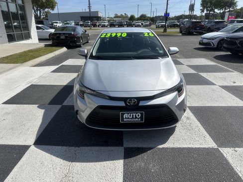Used 2026 Toyota Corolla LE image 2