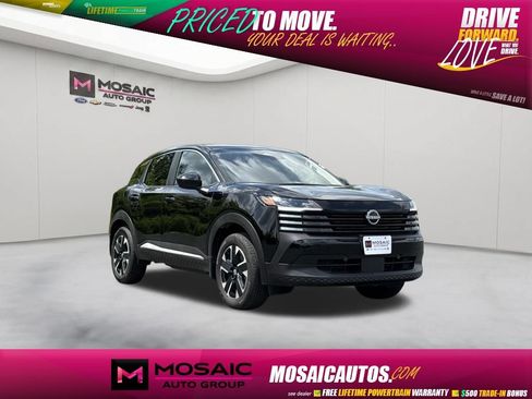 Used 2025 Nissan Kicks SV AWD/4WD image 1