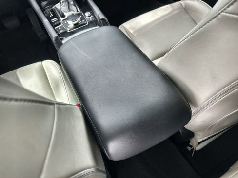 Used 2025 MAZDA MAZDA3 2.5 Turbo Sedan w/Premium Plus image 22