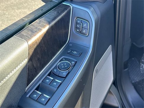 New 2026 Ford F250 Lariat w/ Black Appearance Package image 25