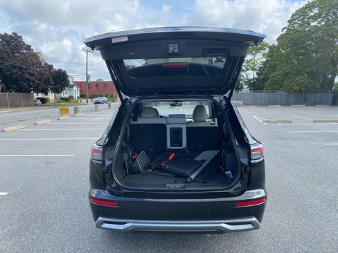 New 2025 Mitsubishi Outlander SE image 25